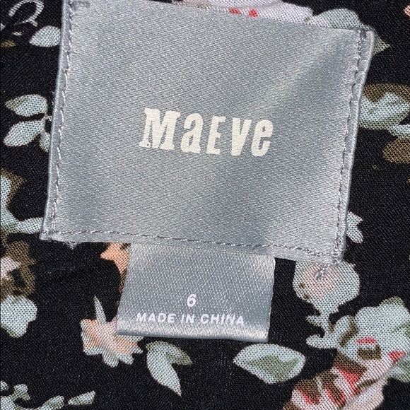 Floral blouse with pleats and lace - Picture 6 of 6